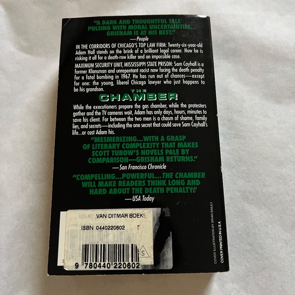 BARGAIN: Four (4) books: 3 by Michael Crichton and 1 by John Grisham - Picture 2 of 16
